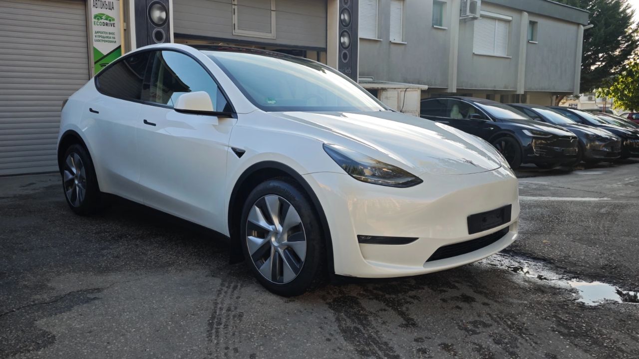 Tesla Model Y 2023