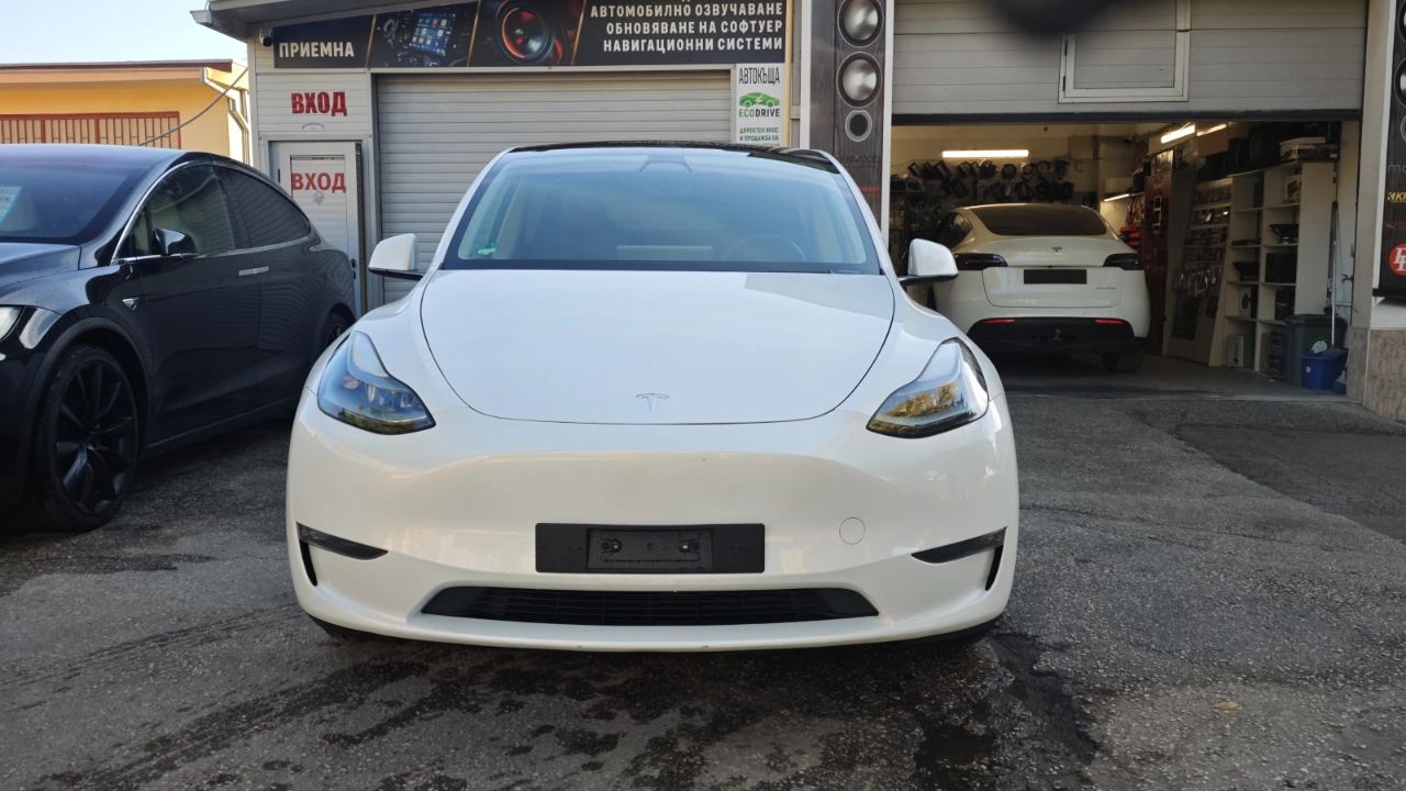 Tesla Model Y 2023