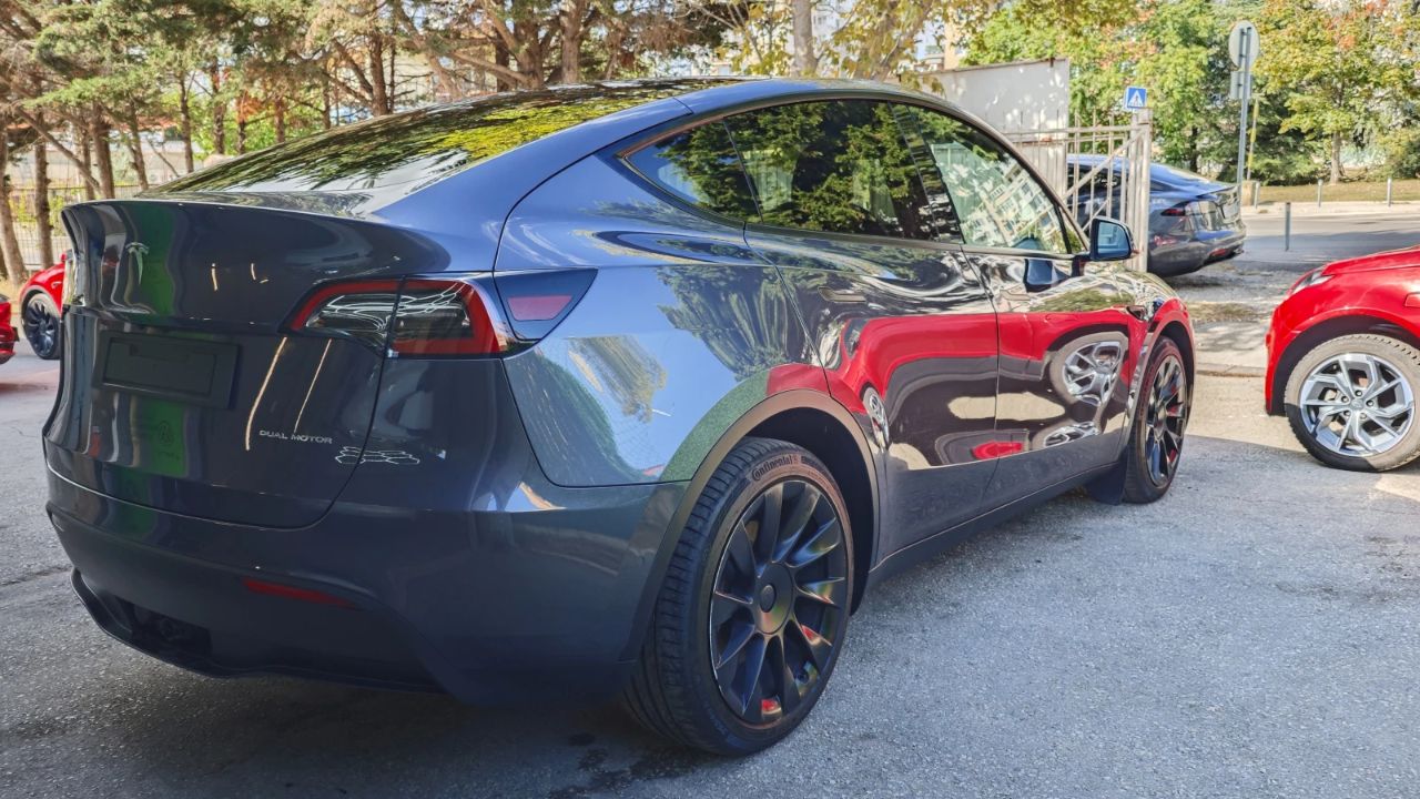 Tesla Model Y 2021