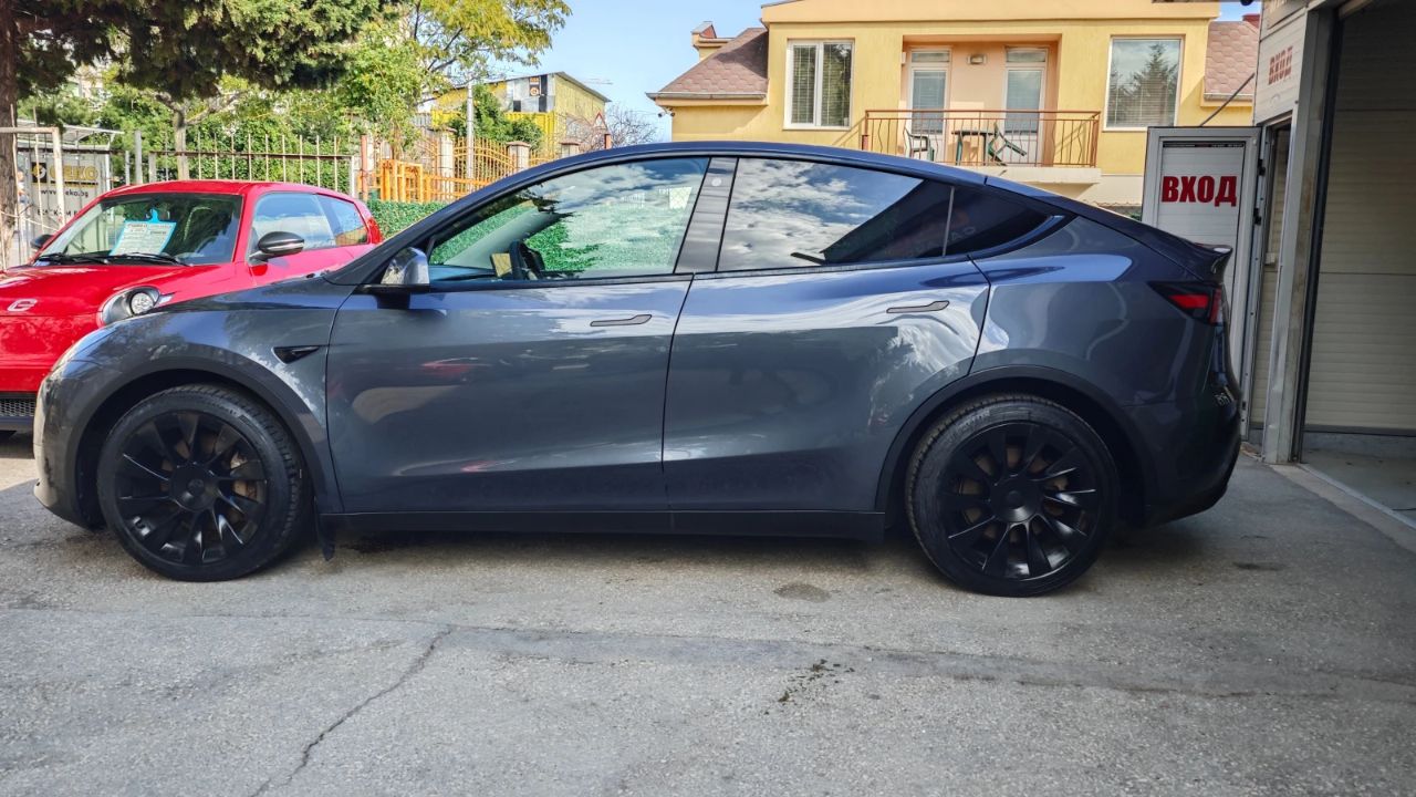 Tesla Model Y 2021