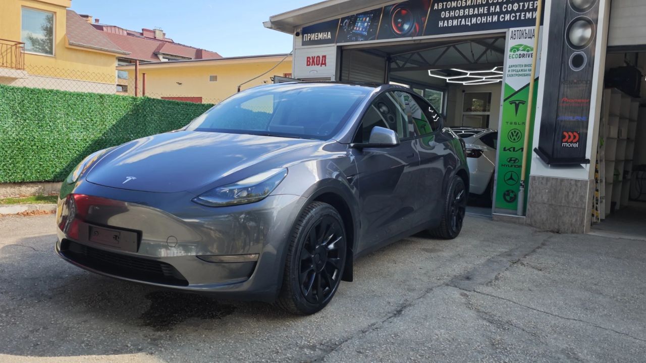 Tesla Model Y 2021