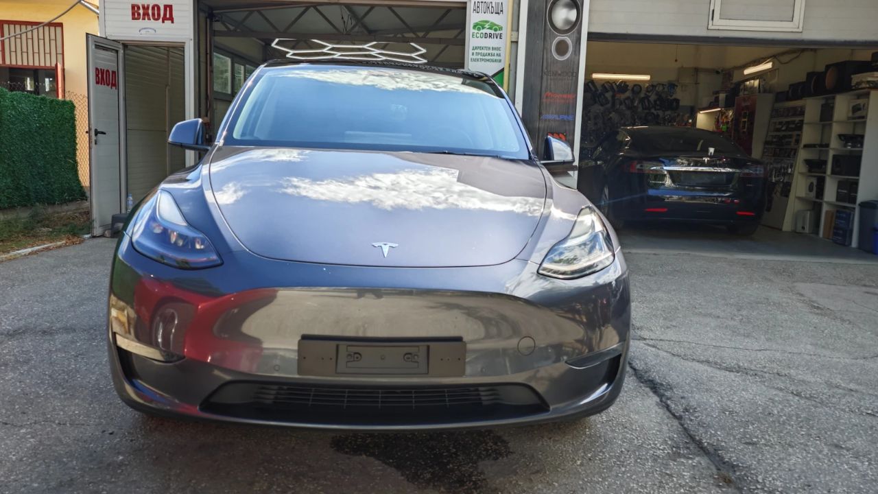Tesla Model Y 2021