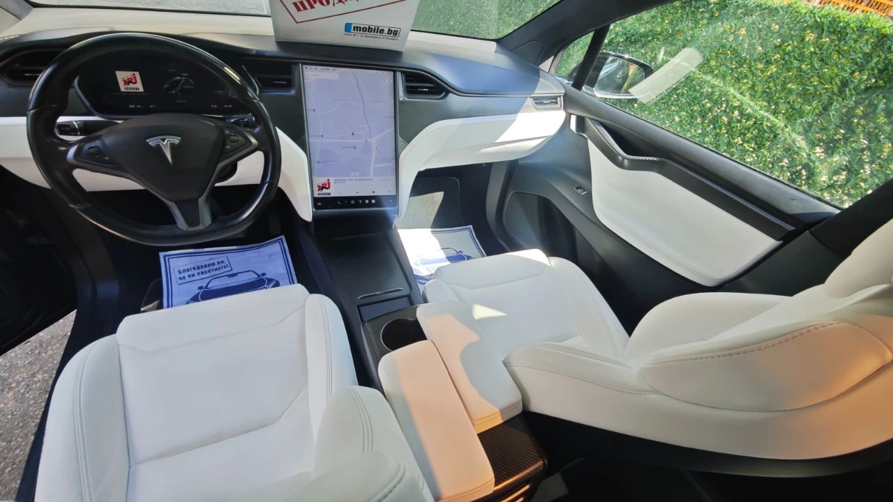 Tesla Model X 2018