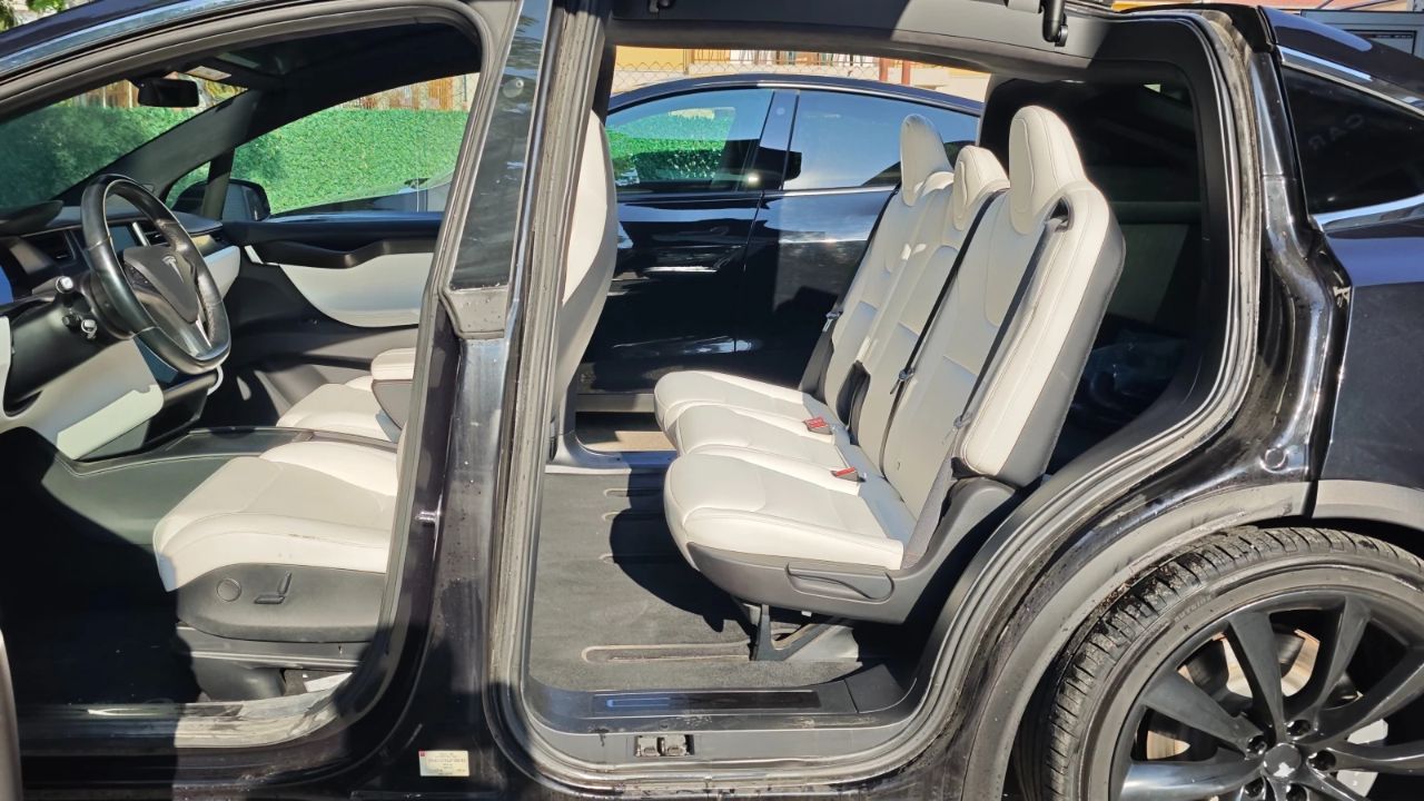 Tesla Model X 2018