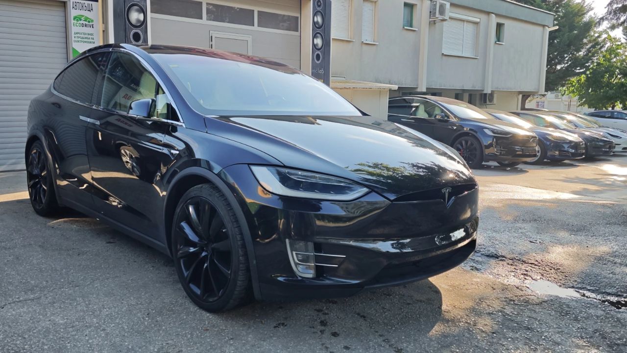 Tesla Model X 2018
