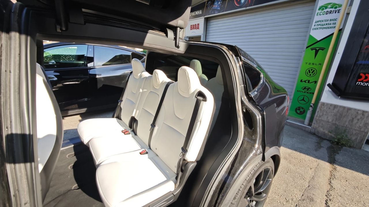 Tesla Model X 2018
