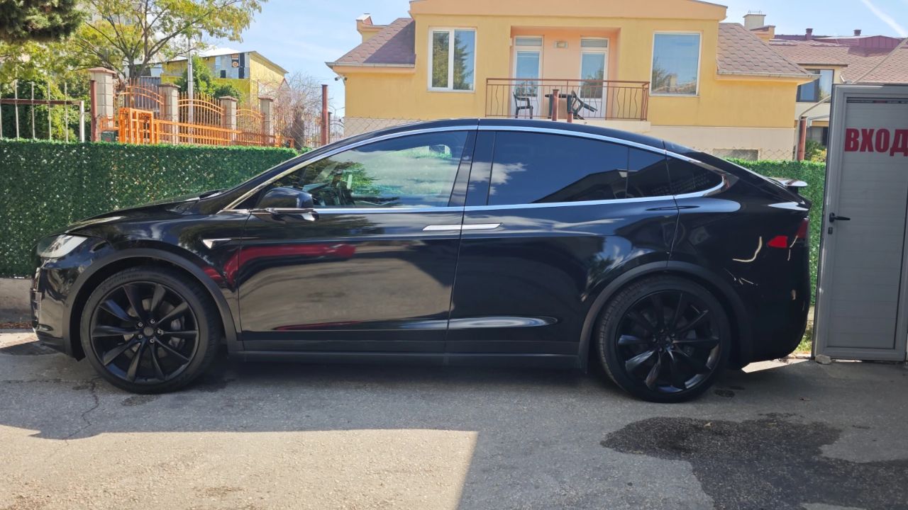 Tesla Model X 2018