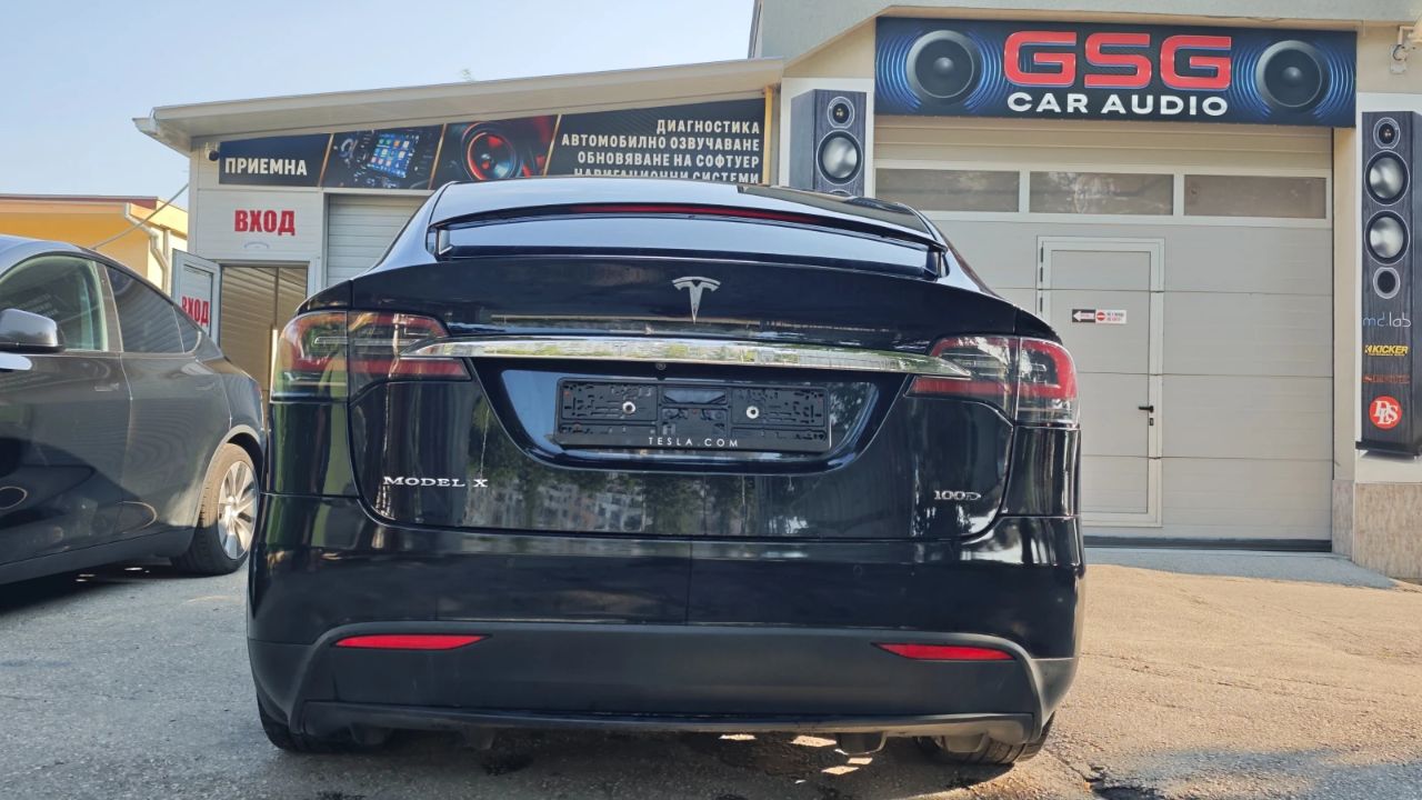 Tesla Model X 2018
