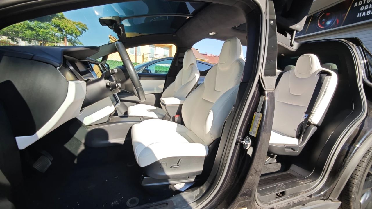 Tesla Model X 2018