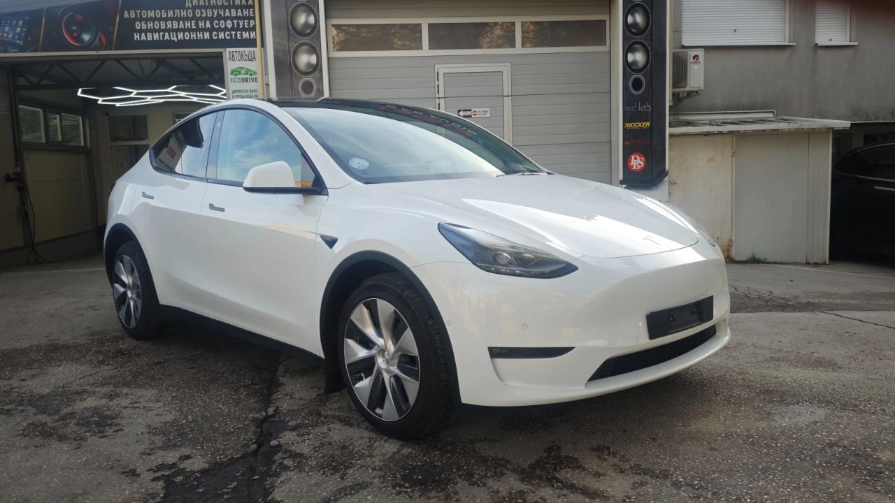 Tesla Model Y 2022