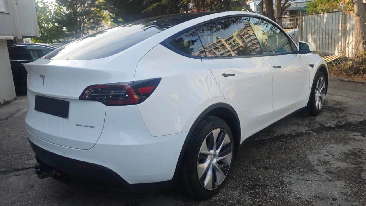 Tesla Model Y 2022