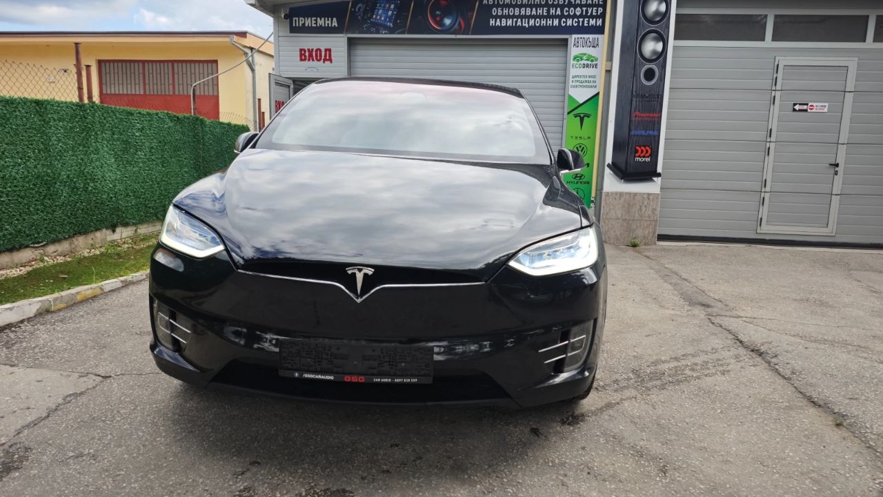Tesla Model X 2018