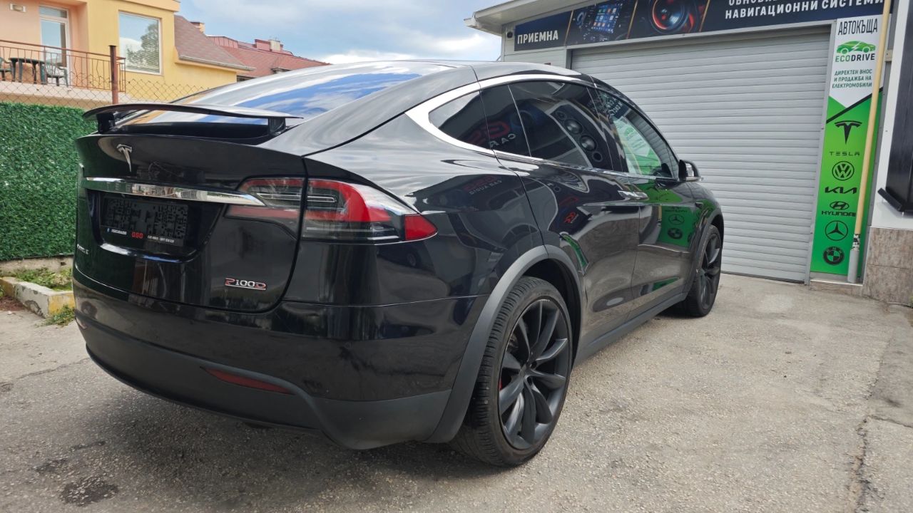 Tesla Model X 2018