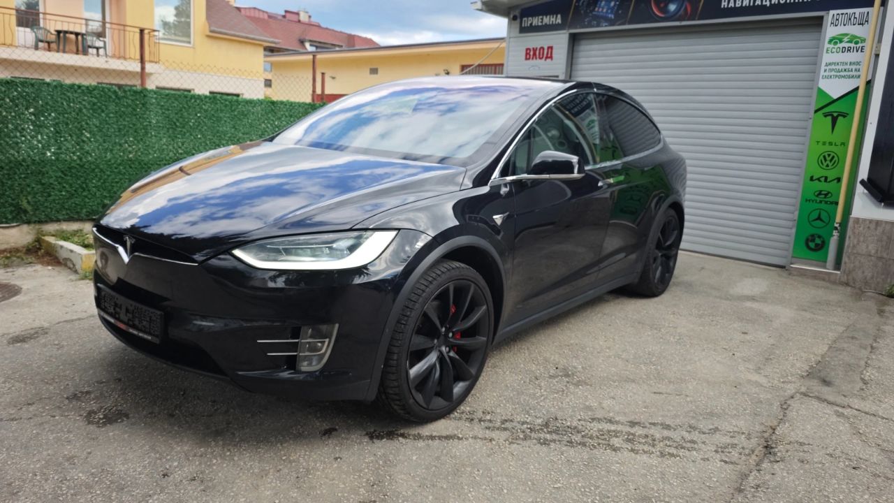 Tesla Model X 2018