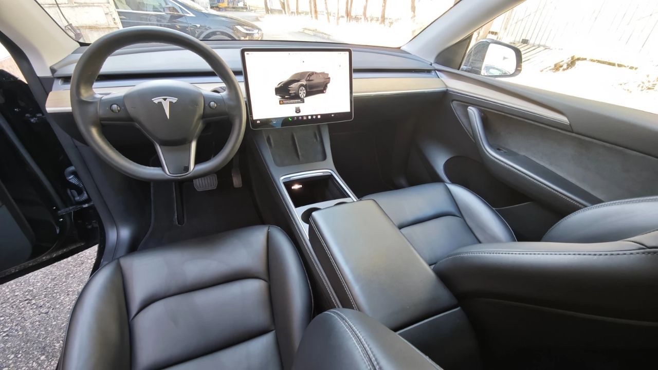 Tesla Model Y 2023