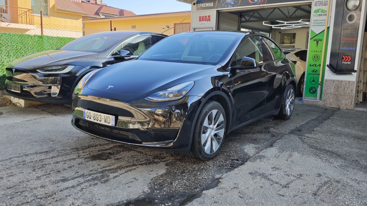 Tesla Model Y 2023