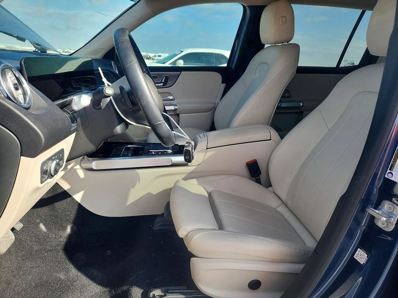 Mercedes-Benz EQB 2023